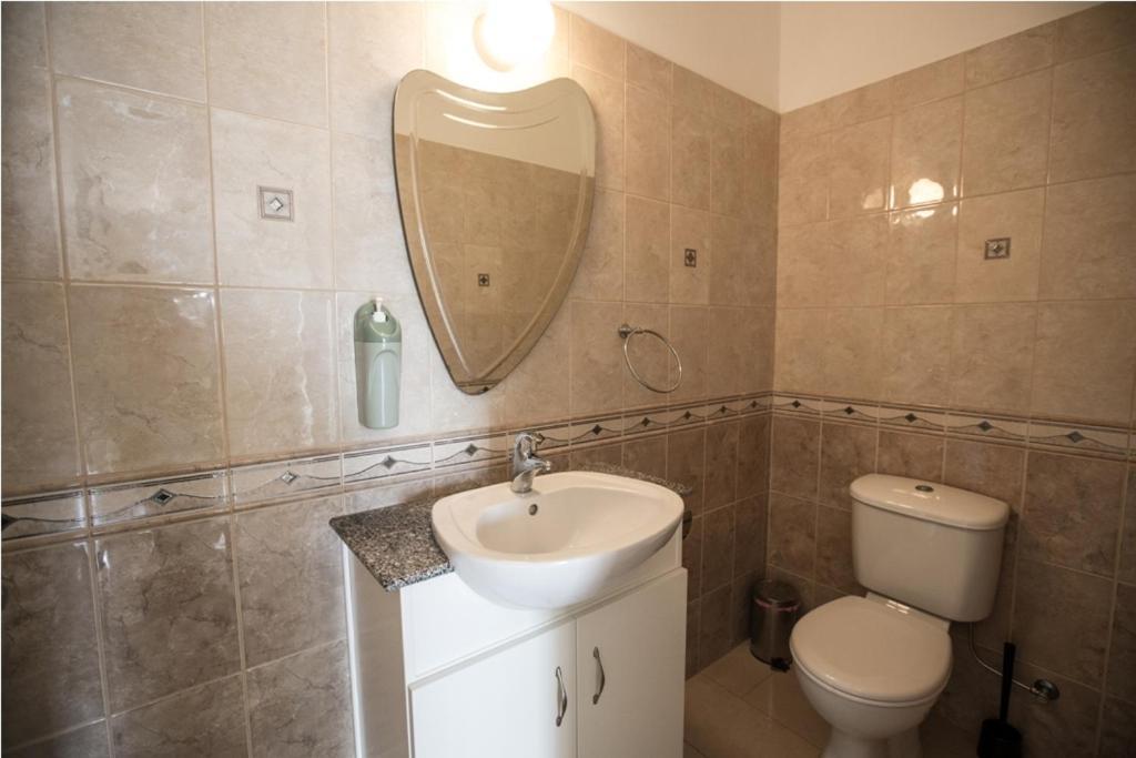 Carilisto Big 4 Bedrooms In Center Of Vilă Ayia Napa