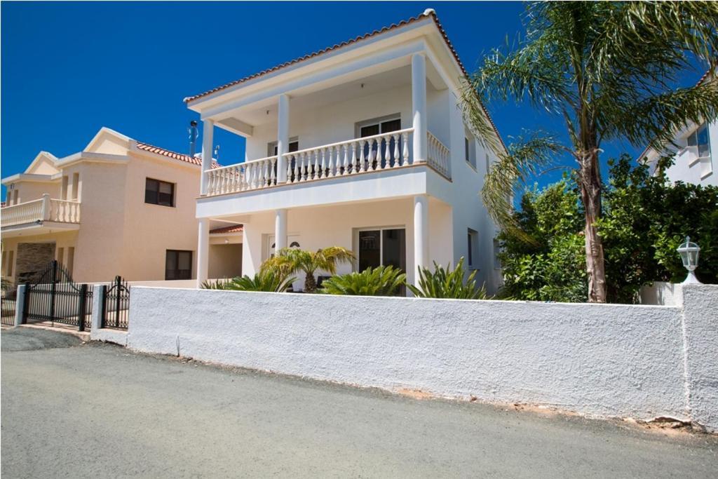 Vilă Carilisto Big 4 Bedrooms In Center Of *