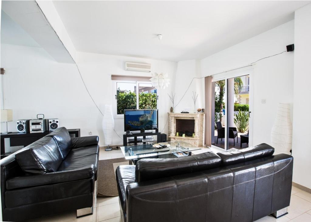 Carilisto Big 4 Bedrooms In Center Of Vilă
